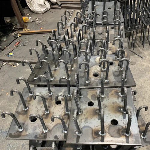 图纸中如何确定日照预埋件的位置？